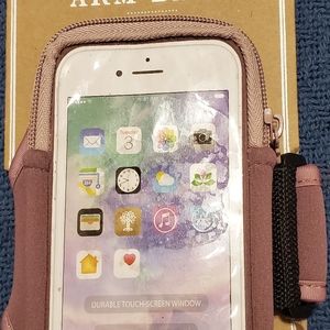 Oak and Reed on the run touchscreen arm band